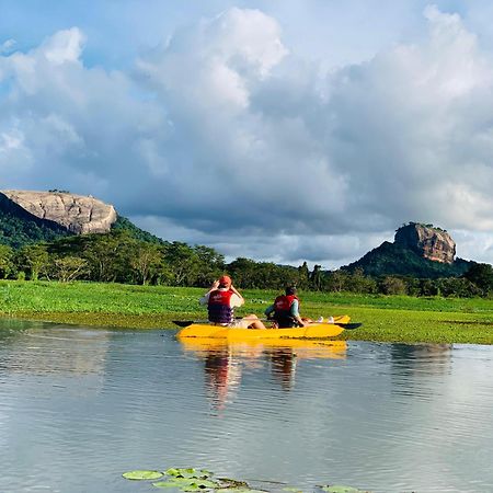 Sigiri Dilu Villa Sigiriya Exteriör bild
