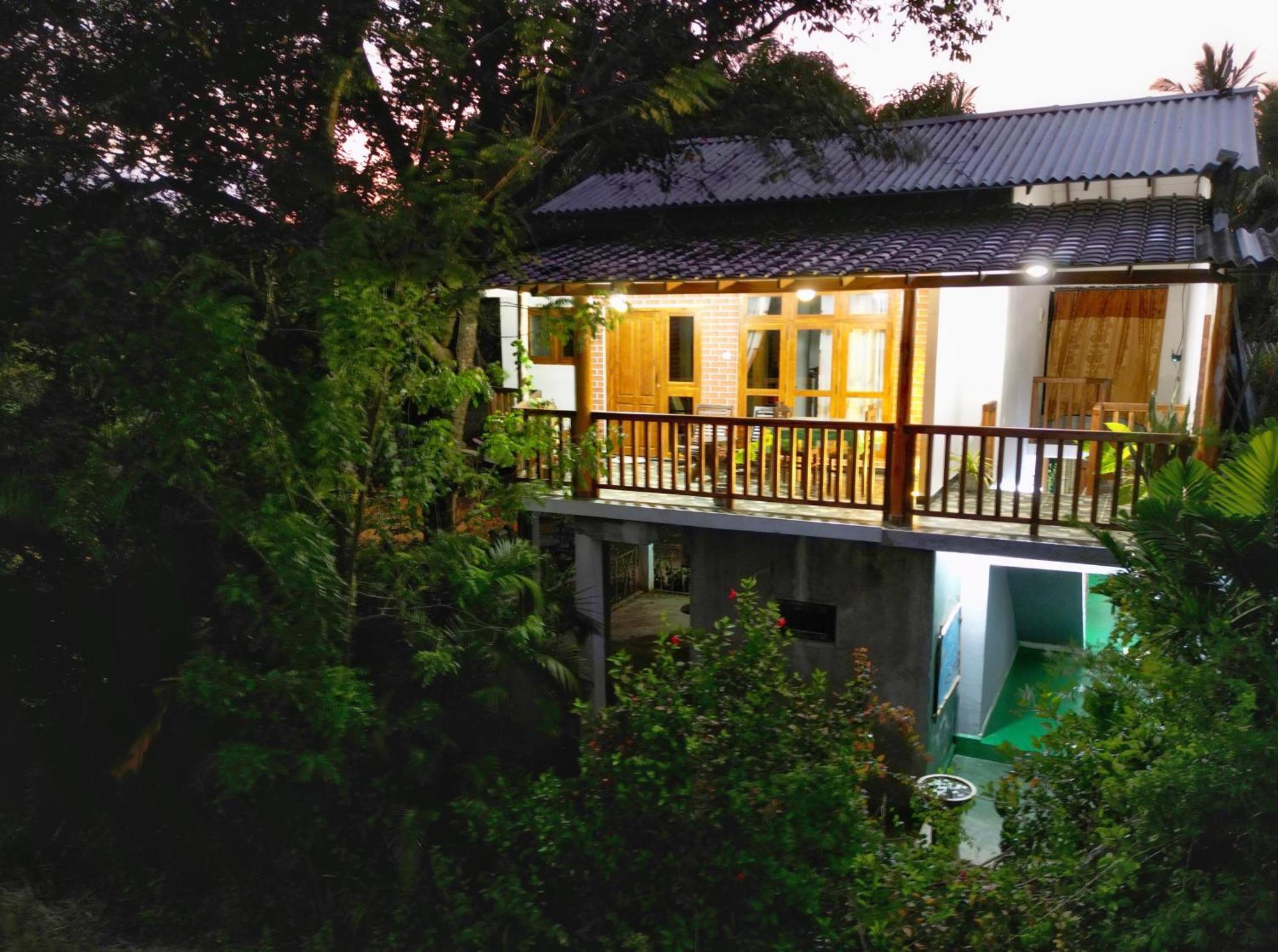 Sigiri Dilu Villa Sigiriya Exteriör bild